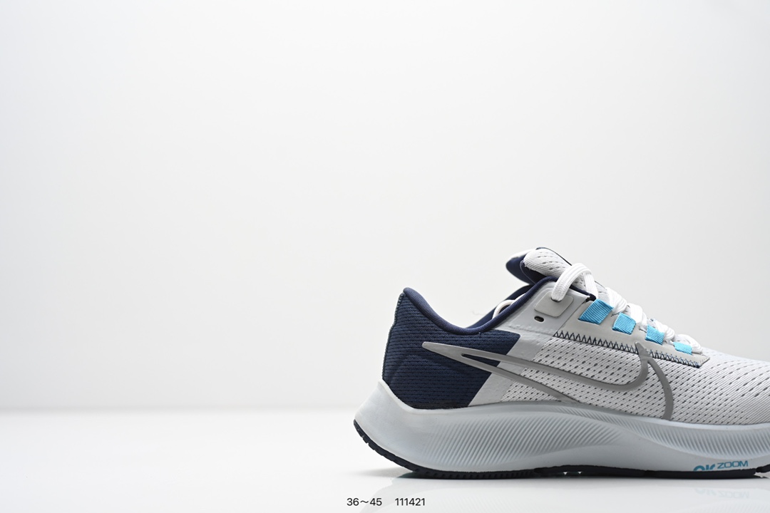 💰105
耐克 Nike Air Zoom Pegasus 38 登月38 带气垫缓震跑步鞋时尚慢跑鞋休闲运动鞋时尚男女老爹鞋。耐克Nike Zoom Pegasus 38代 飞马涡轮增压马拉松慢跑鞋内里嵌入定型海绵#中底搭载前Zoom+全掌React配置飞马38代跑鞋,双数小改款,中底保持前Zoom+全掌React的配置,鞋面为不同织物结构的工程网面,透气舒适。
类型:男女鞋
货号:CW7356
码数:36-45
编码: 111421