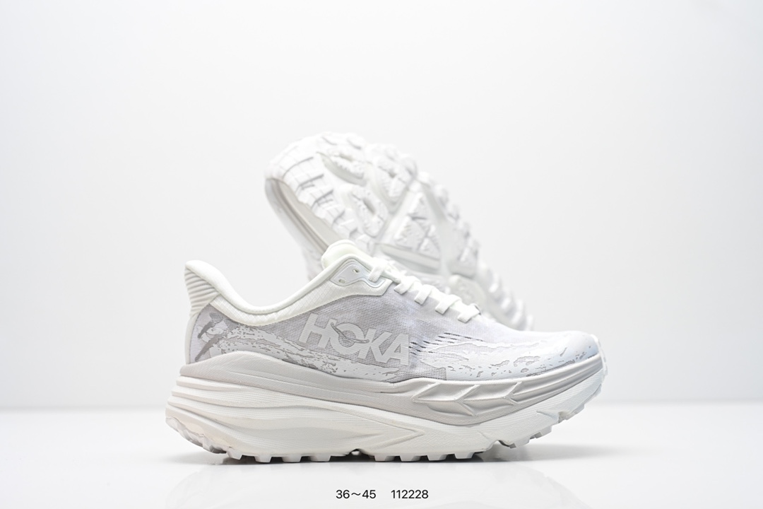 💰140
HOKA ONE ONE Stinson Atr 7
低帮专业越野跑步鞋 实拍首发
作为 HOKA 传统鞋履的第六版 Stinson ATR 6继续在道路和非电网中提供多功能舒适性
Stinson ATR 6在整个HOKA产品系列中以最高的体积堆叠高度提供相同的舒适脚下体验
是名副其实的“气垫船” 与前代产品相比
这款多功能全地形鞋重量更轻 稳定性更高
采用从消费后废塑料中提取的回收Unif REPREVE®纱线 鞋带内新集成的孔眼提供独立支撑 而精致的鞋跟领提供舒适的贴合感
紧密间隔的凸耳确保稳定性
Stinson ATR 6将激进的美学与性能相结合
继续将全地形置于 ATR中
官方货号: 1110506ZR
尺码:看图所示
编号:112228