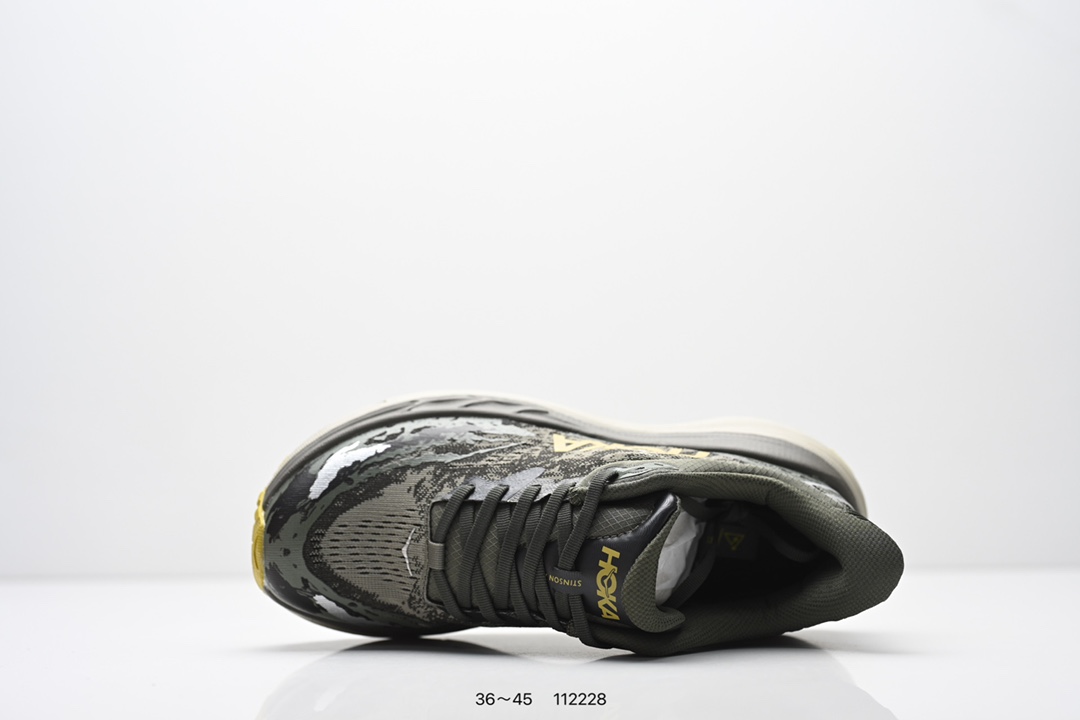 💰140
HOKA ONE ONE Stinson Atr 7
低帮专业越野跑步鞋 实拍首发
作为 HOKA 传统鞋履的第六版 Stinson ATR 6继续在道路和非电网中提供多功能舒适性
Stinson ATR 6在整个HOKA产品系列中以最高的体积堆叠高度提供相同的舒适脚下体验
是名副其实的“气垫船” 与前代产品相比
这款多功能全地形鞋重量更轻 稳定性更高
采用从消费后废塑料中提取的回收Unif REPREVE®纱线 鞋带内新集成的孔眼提供独立支撑 而精致的鞋跟领提供舒适的贴合感
紧密间隔的凸耳确保稳定性
Stinson ATR 6将激进的美学与性能相结合
继续将全地形置于 ATR中
官方货号: 1110506ZR
尺码:看图所示
编号:112228