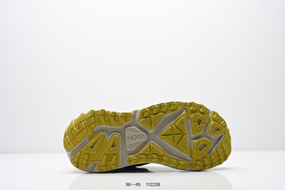 💰140
HOKA ONE ONE Stinson Atr 7
低帮专业越野跑步鞋 实拍首发
作为 HOKA 传统鞋履的第六版 Stinson ATR 6继续在道路和非电网中提供多功能舒适性
Stinson ATR 6在整个HOKA产品系列中以最高的体积堆叠高度提供相同的舒适脚下体验
是名副其实的“气垫船” 与前代产品相比
这款多功能全地形鞋重量更轻 稳定性更高
采用从消费后废塑料中提取的回收Unif REPREVE®纱线 鞋带内新集成的孔眼提供独立支撑 而精致的鞋跟领提供舒适的贴合感
紧密间隔的凸耳确保稳定性
Stinson ATR 6将激进的美学与性能相结合
继续将全地形置于 ATR中
官方货号: 1110506ZR
尺码:看图所示
编号:112228