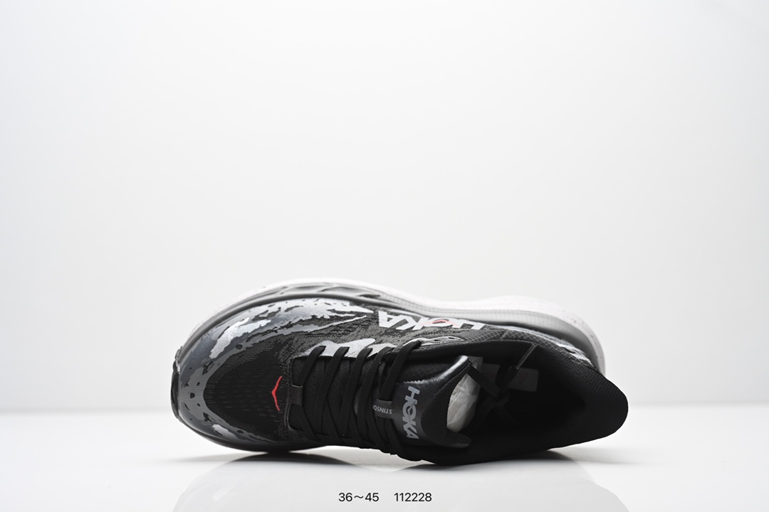 💰140
HOKA ONE ONE Stinson Atr 7
低帮专业越野跑步鞋 实拍首发
作为 HOKA 传统鞋履的第六版 Stinson ATR 6继续在道路和非电网中提供多功能舒适性
Stinson ATR 6在整个HOKA产品系列中以最高的体积堆叠高度提供相同的舒适脚下体验
是名副其实的“气垫船” 与前代产品相比
这款多功能全地形鞋重量更轻 稳定性更高
采用从消费后废塑料中提取的回收Unif REPREVE®纱线 鞋带内新集成的孔眼提供独立支撑 而精致的鞋跟领提供舒适的贴合感
紧密间隔的凸耳确保稳定性
Stinson ATR 6将激进的美学与性能相结合
继续将全地形置于 ATR中
官方货号: 1110506ZR
尺码:看图所示
编号:112228