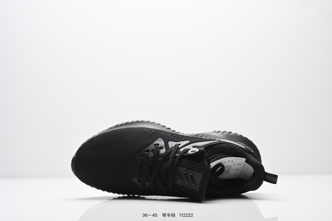💰110 【独家款】阿迪达斯switch FWD 厚底增高老爹鞋，一双专为后掌跑者设计的超厚软弹运动跑鞋。这款adidas Switch FWD跑步鞋，采用网眼布鞋面，搭配别致设计，妥帖舒适。含3D模制鞋跟，舒适贴合，助你自在迈步，畅快奔向远方。• 常规版型• 系带设计• 别致网眼鞋面设计• 裹脚贴合• 3D模制鞋跟配衬里• 乙烯/乙酸乙烯酯（EVA）中底配热塑性聚氨酯弹性体（TPU）插片• Continental™马牌橡胶外底。 货号：CG4763 尺码：看图所示 编码：112222