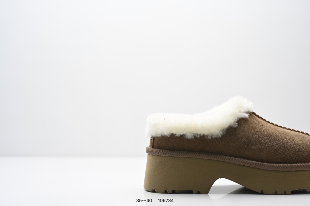 💰170
 UGG 厚底 小红书爆款 羊绒鞋垫 冬季保暖外出 家居都是很适合的选择 进年uug推出款式系列 局部偏向年轻消费者喜好 也走到时尚潮流穿搭的前沿 鞋身材质UGGPURE™植入式羊毛内底 轻便防滑舒适橡胶外底 带有品牌LOGO商标 
尺码：35～40
编号：106734