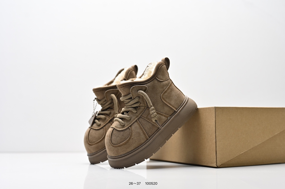 图片[9]-童鞋 UGG 厚底 小红书爆款 羊绒鞋垫 冬季保暖外出 家居都是很适合的选择 进年uug推出款式系列 局部偏向年轻消费者喜好 也走到时尚潮流穿搭的前沿 鞋身材质UGGPURE™植入式羊毛内底 轻便防滑舒适橡胶外底 带有品牌LOGO商标-选品中心