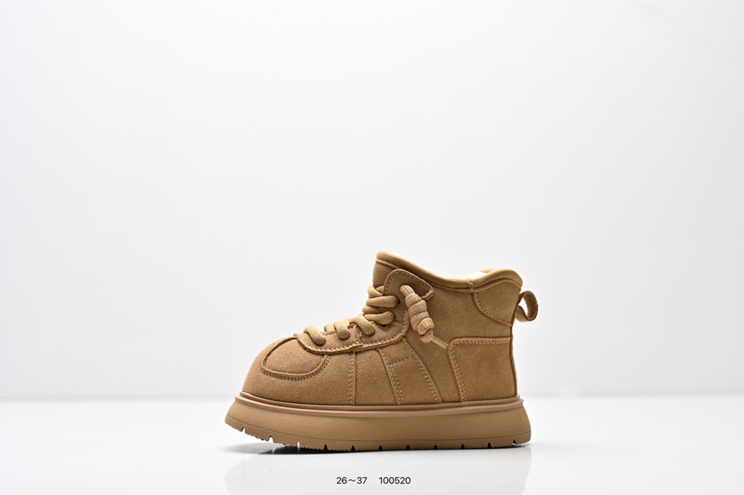 图片[3]-童鞋 UGG 厚底 小红书爆款 羊绒鞋垫 冬季保暖外出 家居都是很适合的选择 进年uug推出款式系列 局部偏向年轻消费者喜好 也走到时尚潮流穿搭的前沿 鞋身材质UGGPURE™植入式羊毛内底 轻便防滑舒适橡胶外底 带有品牌LOGO商标-选品中心