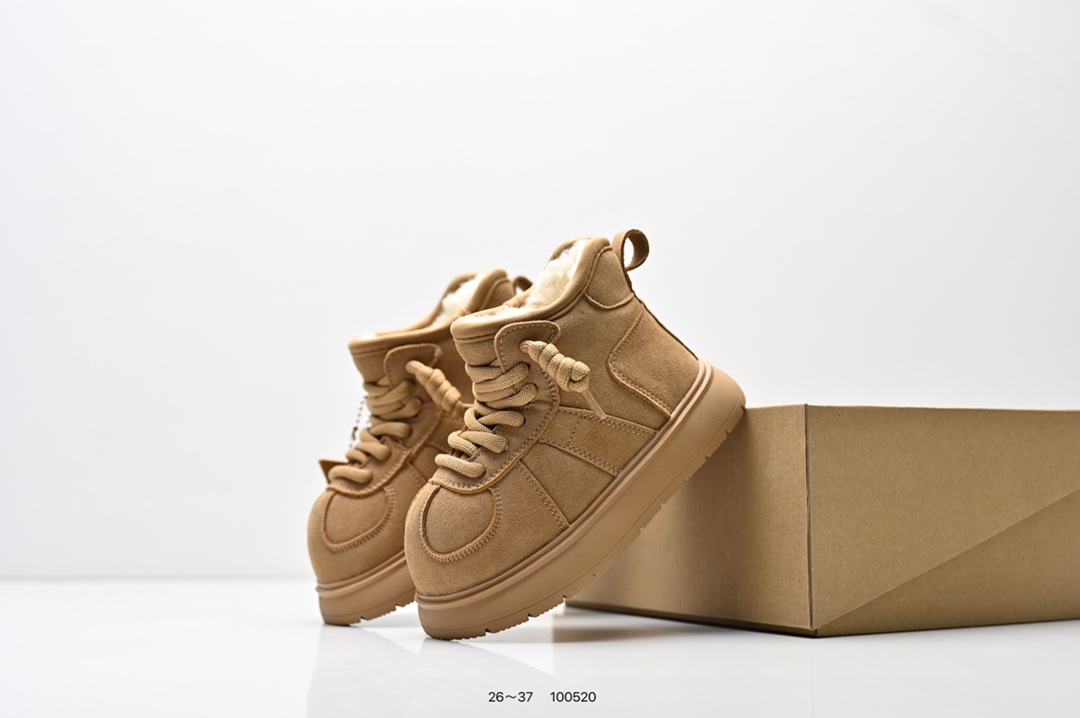 图片[9]-童鞋 UGG 厚底 小红书爆款 羊绒鞋垫 冬季保暖外出 家居都是很适合的选择 进年uug推出款式系列 局部偏向年轻消费者喜好 也走到时尚潮流穿搭的前沿 鞋身材质UGGPURE™植入式羊毛内底 轻便防滑舒适橡胶外底 带有品牌LOGO商标-选品中心