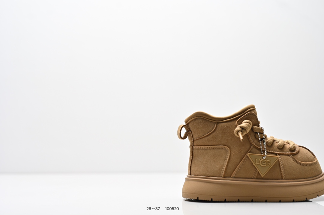 图片[2]-童鞋 UGG 厚底 小红书爆款 羊绒鞋垫 冬季保暖外出 家居都是很适合的选择 进年uug推出款式系列 局部偏向年轻消费者喜好 也走到时尚潮流穿搭的前沿 鞋身材质UGGPURE™植入式羊毛内底 轻便防滑舒适橡胶外底 带有品牌LOGO商标-选品中心