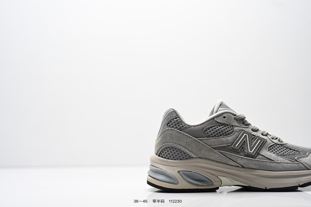 新百伦 U2010VT复古跑鞋 小红书爆款 官网售罄这双鞋确实是NB家经典复古款式之一,以全新科技诠释,鞋款,鞋面在保持基本线条和片层结构的同时,采用更为简洁、流畅的设计语言官方 货号: U2010VT (带半码) 编码:112230