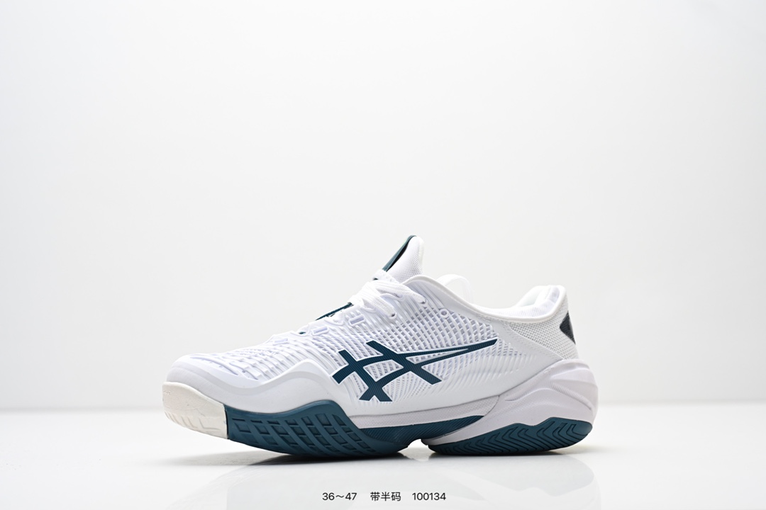 💰170
公司级:ASICS/亚瑟士COURT FF™ 3 网球鞋旨在帮助您创造了稳定的着陆并减少了身体负荷。您可以投入更多精力来产生有力的挥拍动作。凭借良好的外底抓地力和 TWISTRUSS™ 支撑系统,您可以用更大的力量离开地面。这有助于您快速恢复并更顺利地回到准备好的位置。是一款轻量的缓冲羽毛球鞋。袜套式设计,避免鞋舌跑偏,增加穿着舒适性,新鞋面提升包裏性和稳定性,中底配备轻量FLYTEFOAM泡棉,兼顾轻量缓震,鞋身外侧TPU稳定片,提供了球鞋的侧向支撑。
货号:1041A370-400
Size:36~47半
编码: 100134