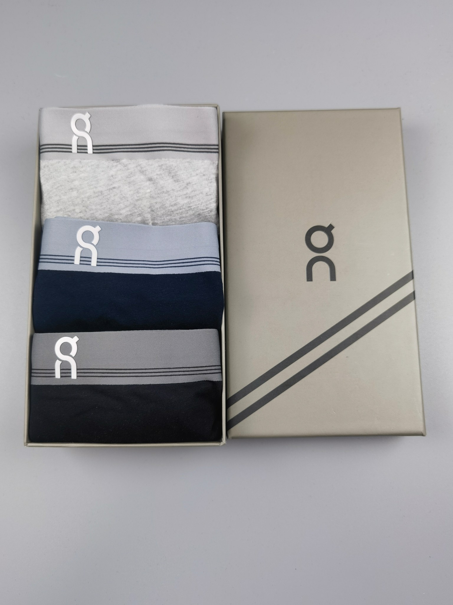 Serie de longitud extendida: On Running QC 95% algodón, tallas: L, XL, XXL, 3XL, 4XL, 3 unidades por caja