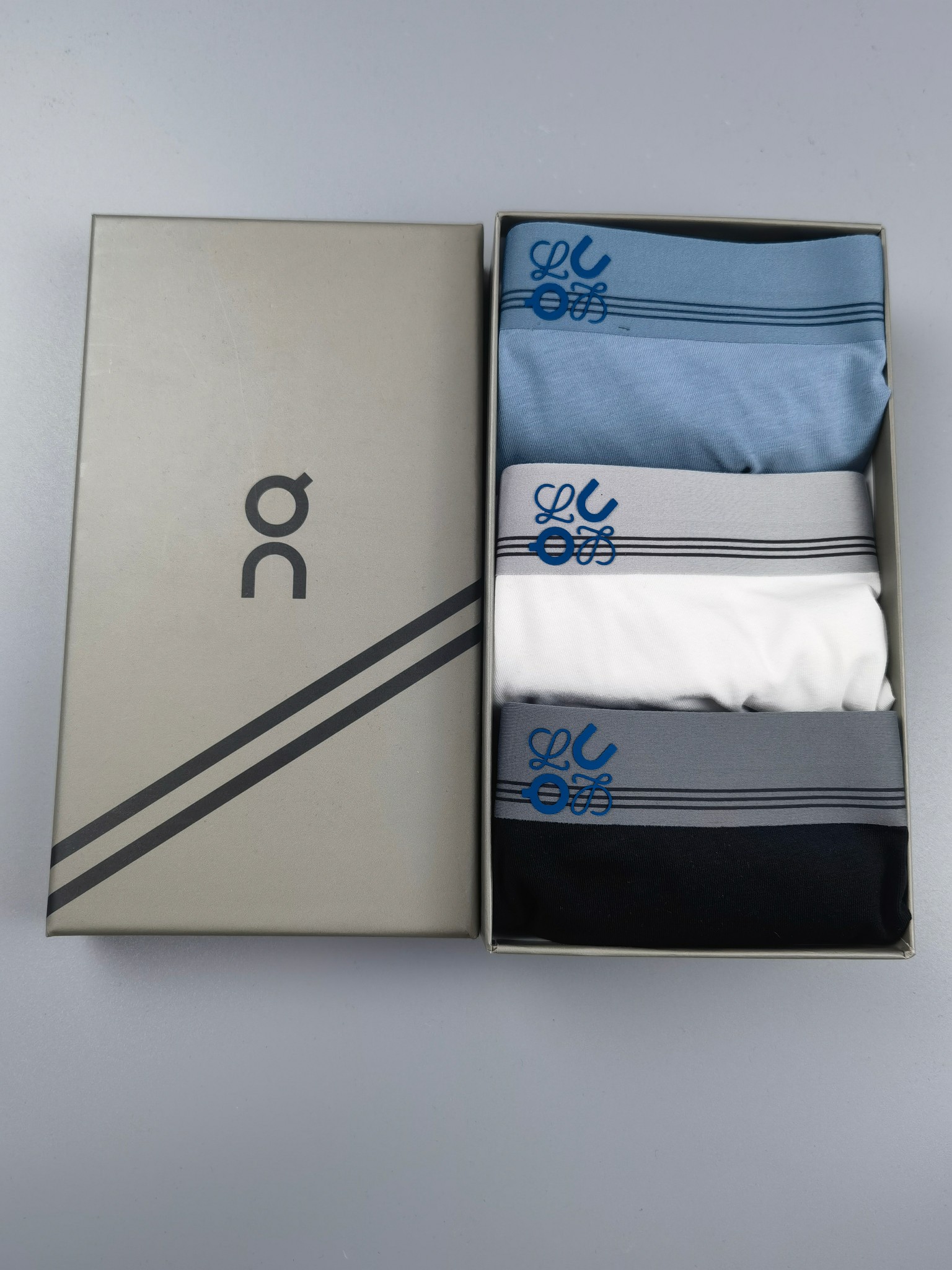 On Running QC 95% algodón, tallas: L, XL, XXL, 3XL, 4XL, tres por caja.