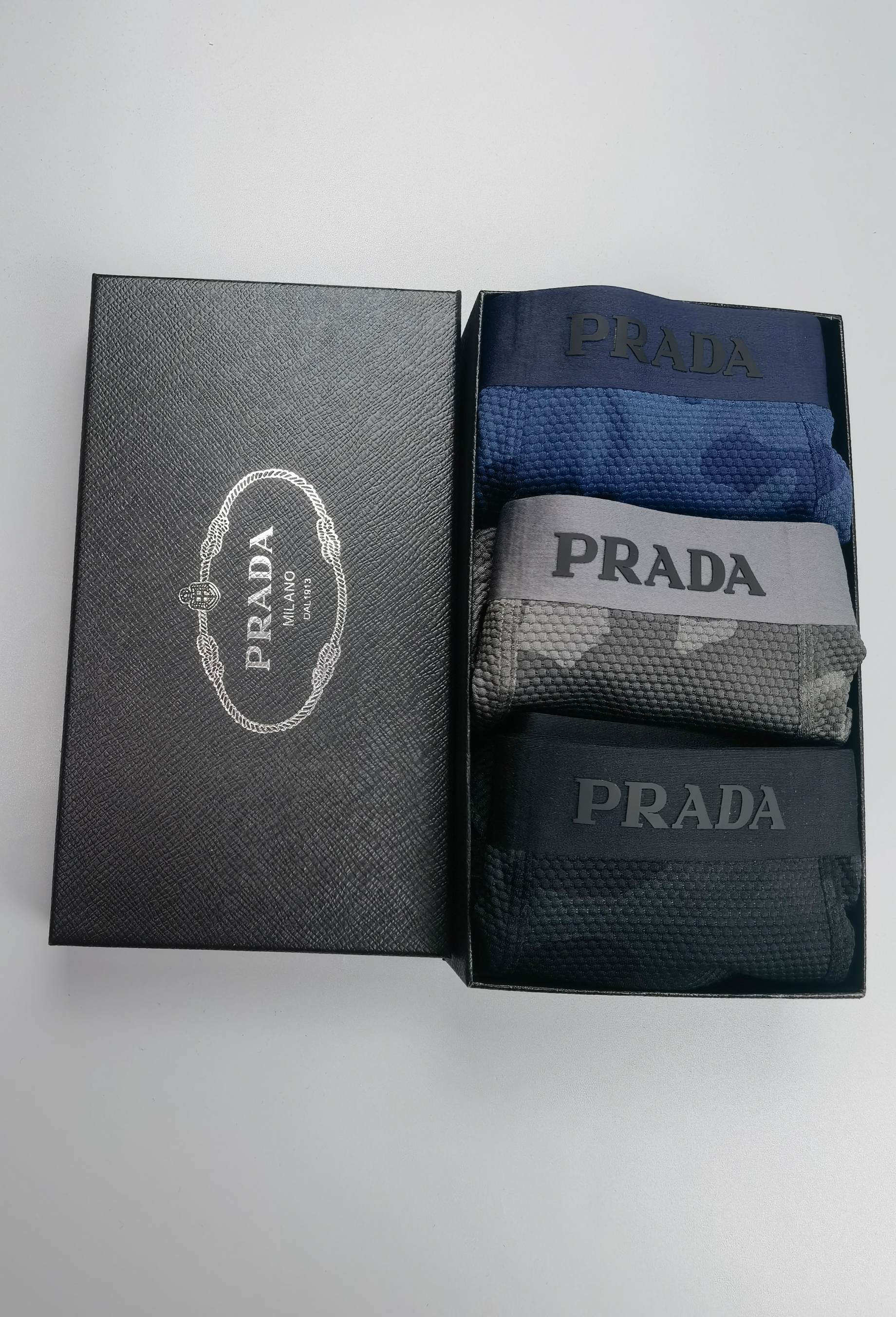 🆕🆕 (Prada) último modelo de boutique, último modelo 3D de goteo, calidad original absoluta, proceso de corte totalmen…