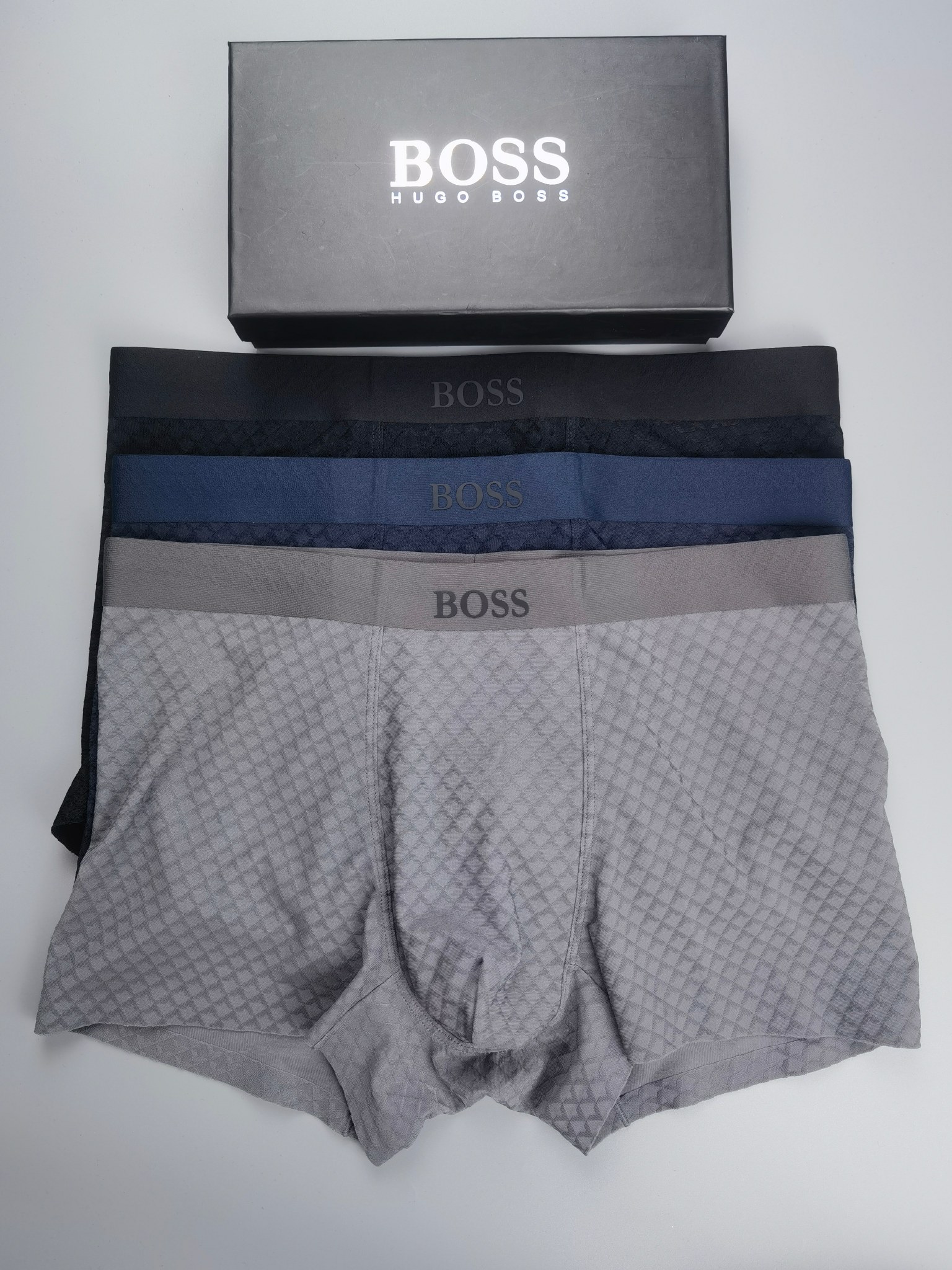 🆕🆕（BOSS）专柜最新款，最新3D滴胶款，绝对的原单品质，全手工切割工艺   专柜订制进口锦纶面料。 