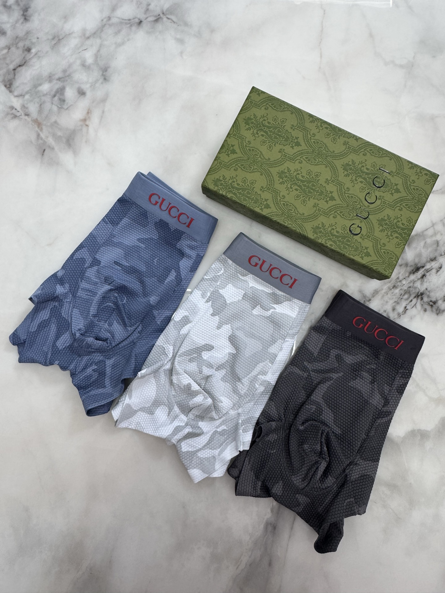  🆕🆕GuCCI（古奇）专柜最新款，最新3D滴胶款，绝对的原单品质，全手工切割工艺   专柜订制进口面料