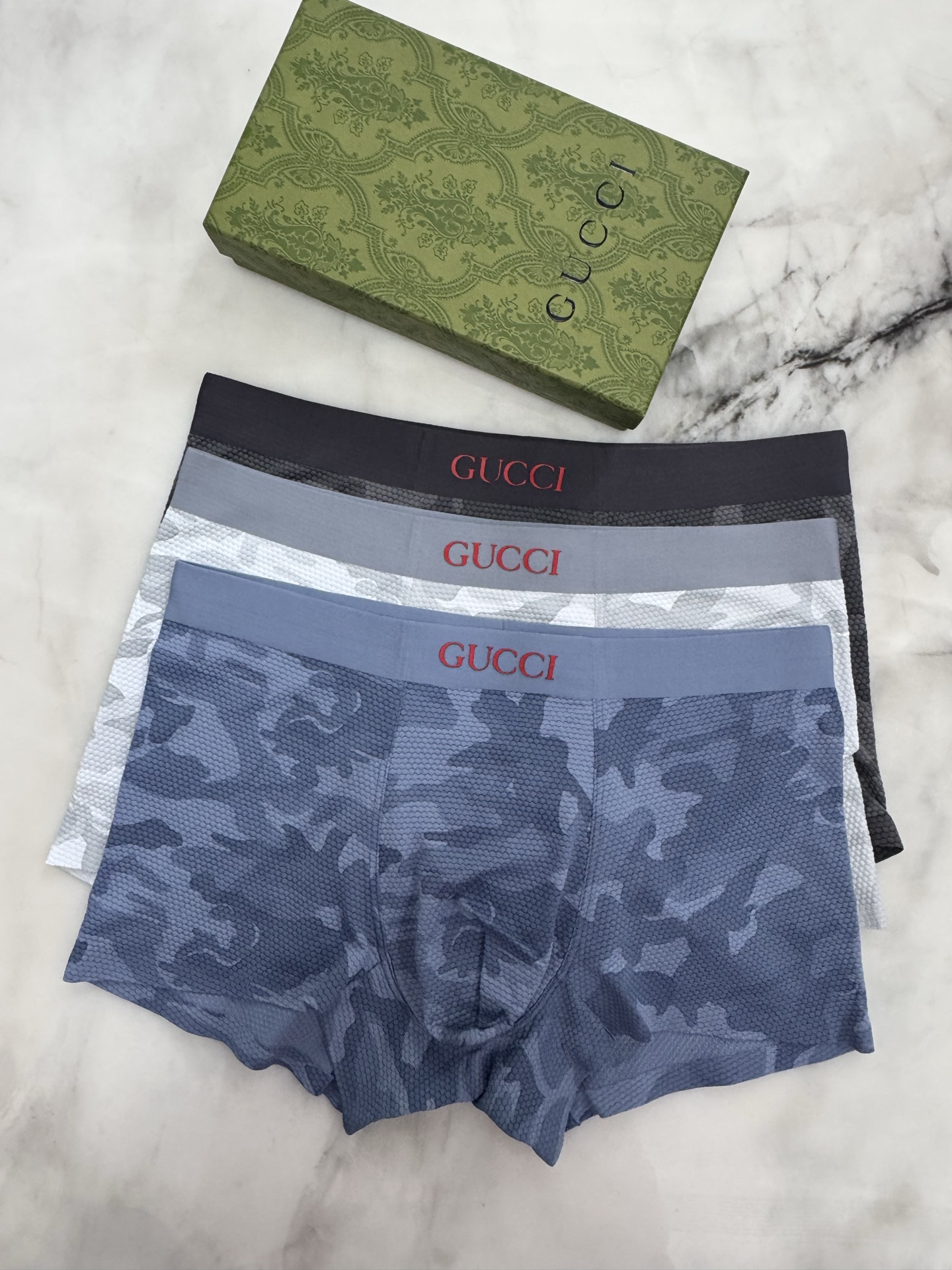  🆕🆕GuCCI（古奇）专柜最新款，最新3D滴胶款，绝对的原单品质，全手工切割工艺   专柜订制进口面料