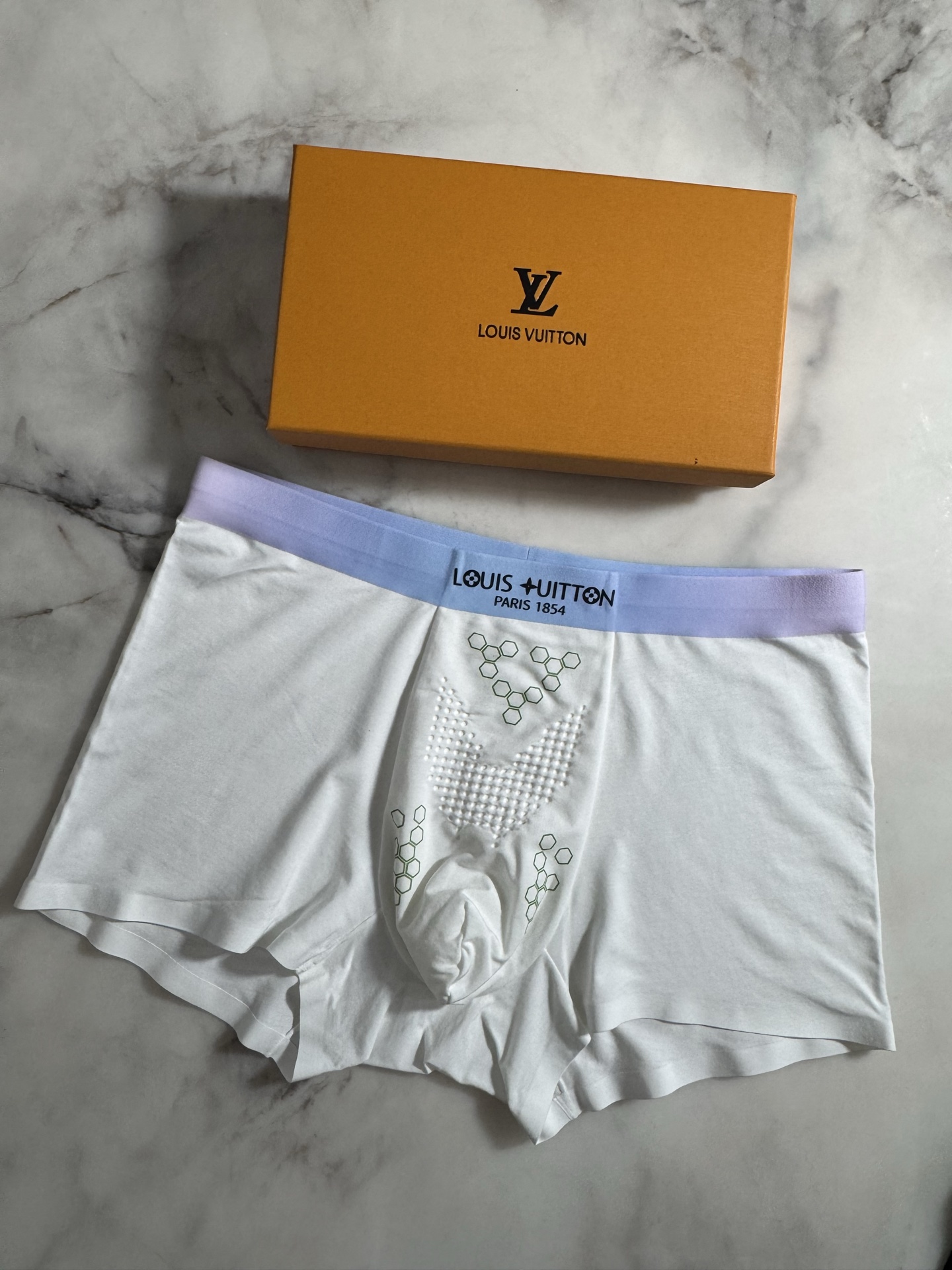  新品！LOUIS VUITTON  LV路易威登！原单品质！精品盒装男士内裤  2025米兰新款纯色无