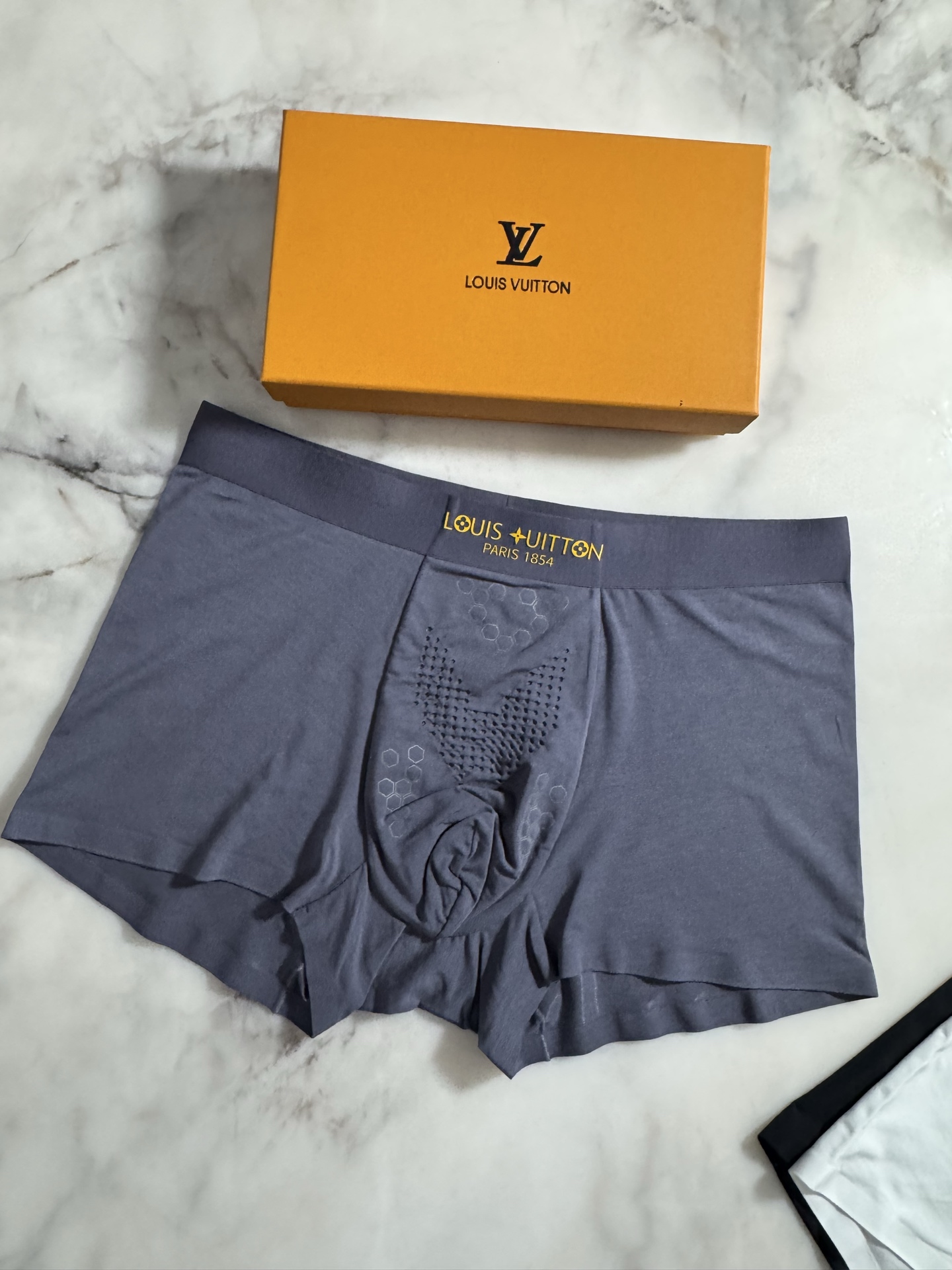  新品！LOUIS VUITTON  LV路易威登！原单品质！精品盒装男士内裤  2025米兰新款纯色无