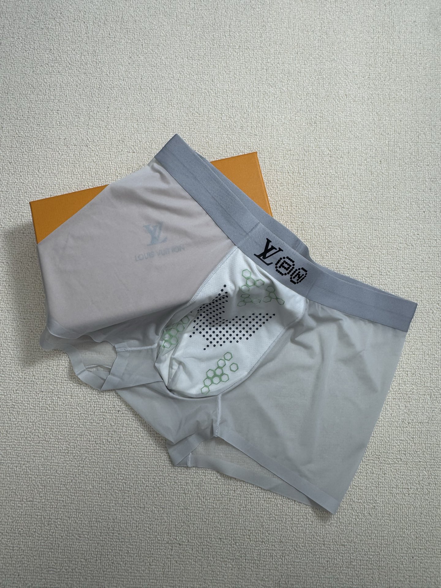  LV2025ss春夏新款，男士超薄冰丝印花内裤！采用超薄网眼冰丝面料，30D超细旦纱线，冰凉透气，让您