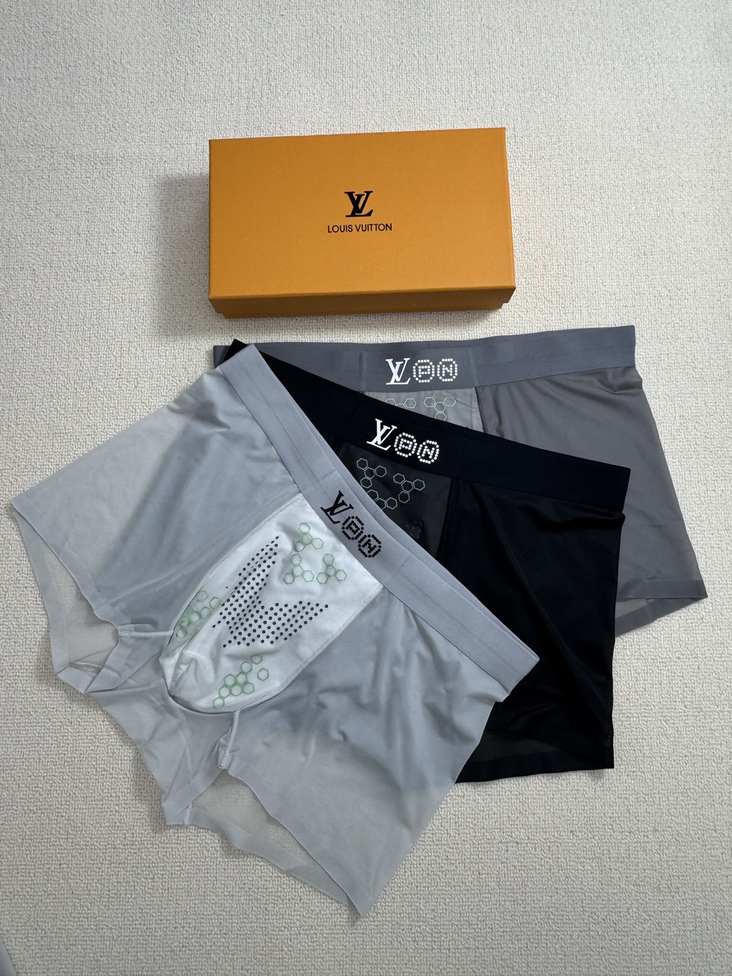  LV2025ss春夏新款，男士超薄冰丝印花内裤！采用超薄网眼冰丝面料，30D超细旦纱线，冰凉透气，让您