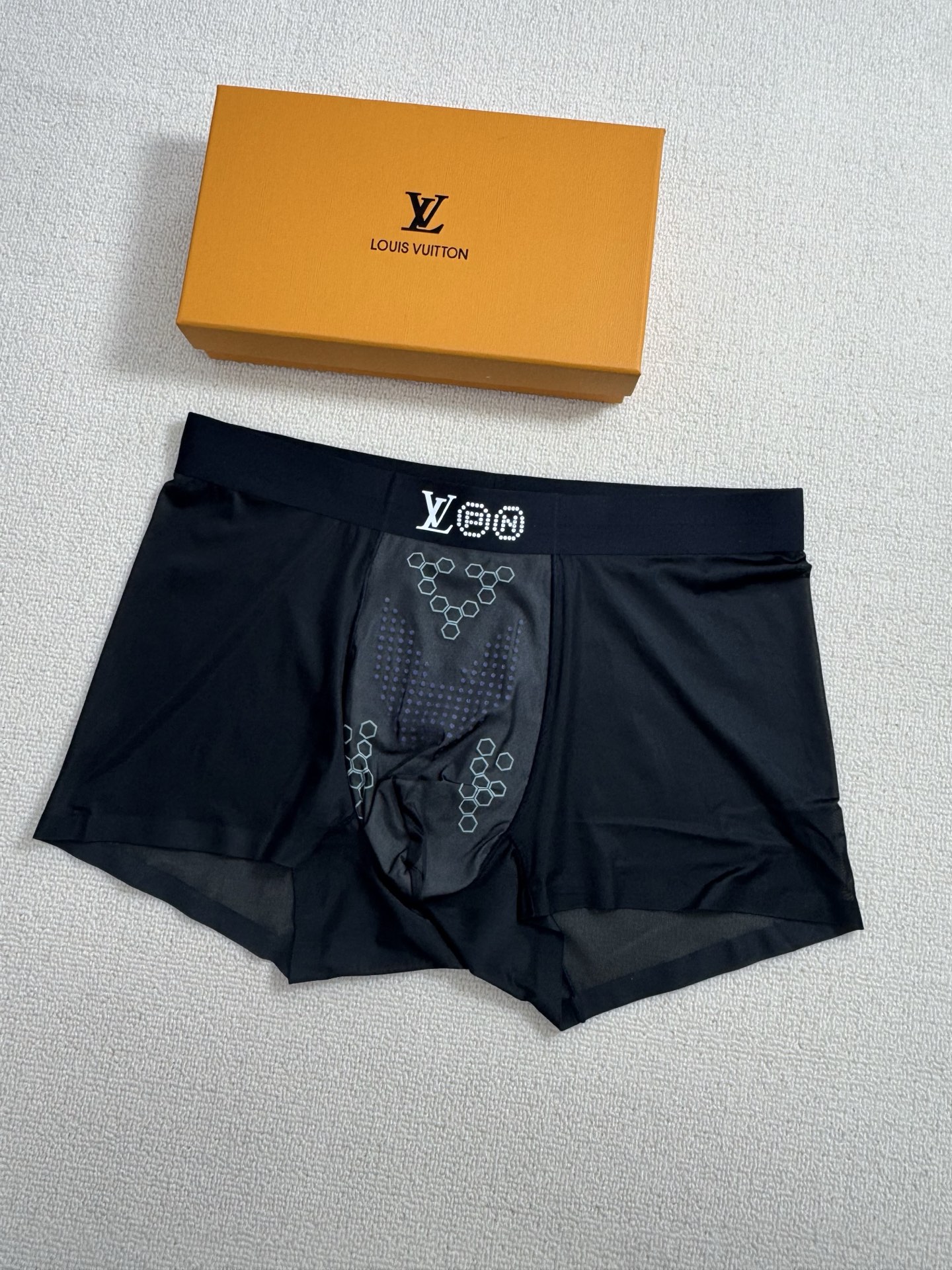  LV2025ss春夏新款，男士超薄冰丝印花内裤！采用超薄网眼冰丝面料，30D超细旦纱线，冰凉透气，让您