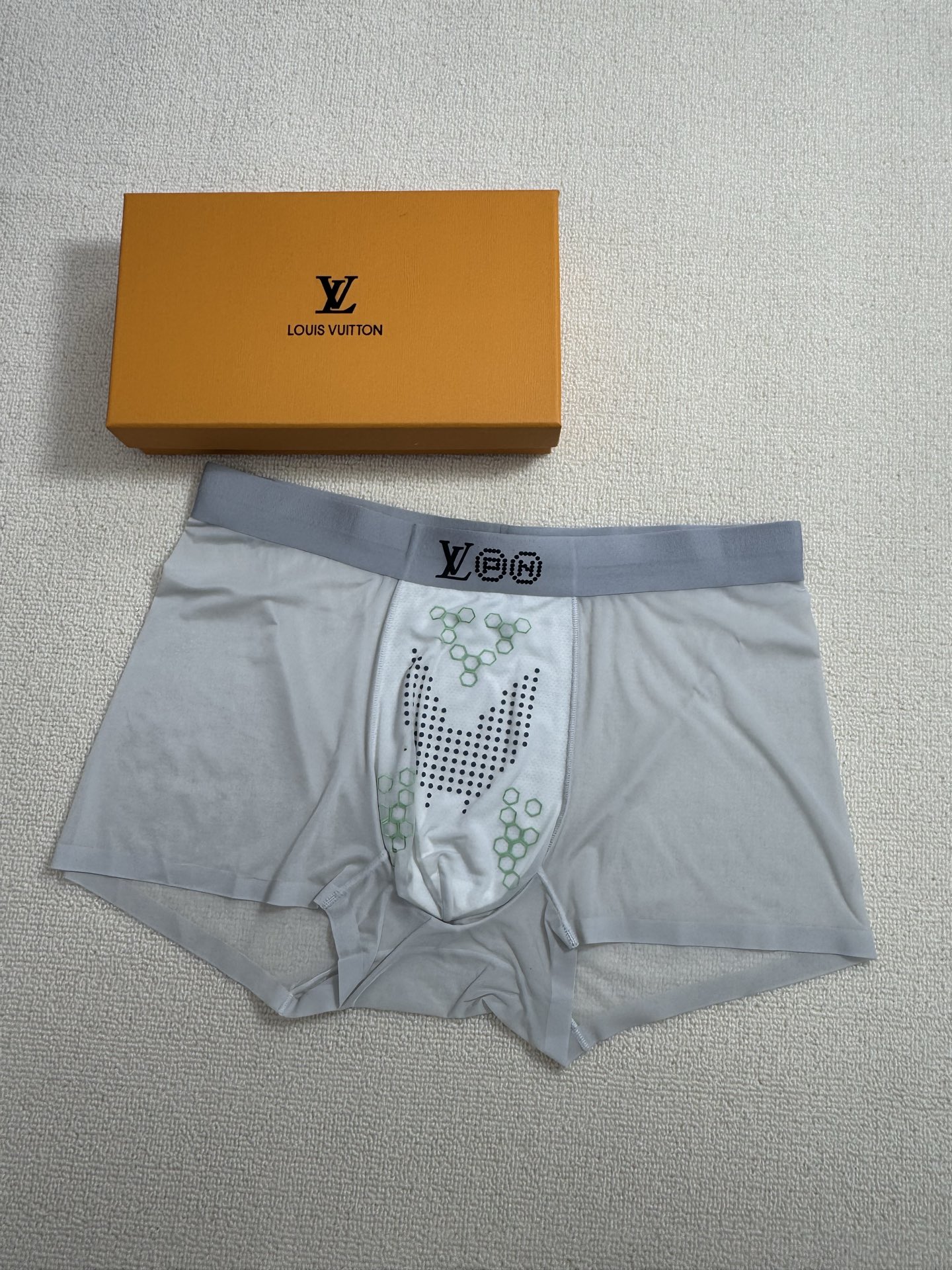  LV2025ss春夏新款，男士超薄冰丝印花内裤！采用超薄网眼冰丝面料，30D超细旦纱线，冰凉透气，让您
