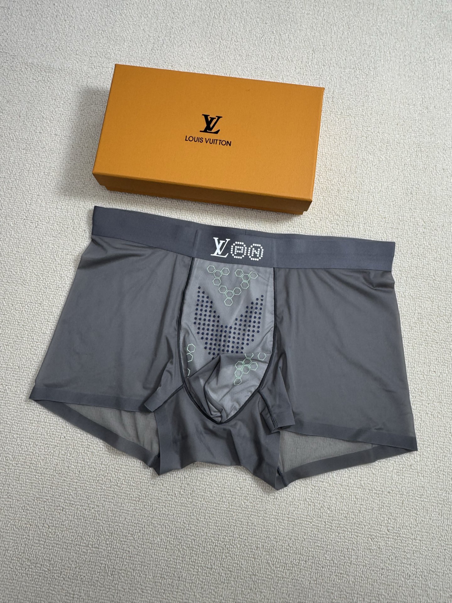  LV2025ss春夏新款，男士超薄冰丝印花内裤！采用超薄网眼冰丝面料，30D超细旦纱线，冰凉透气，让您