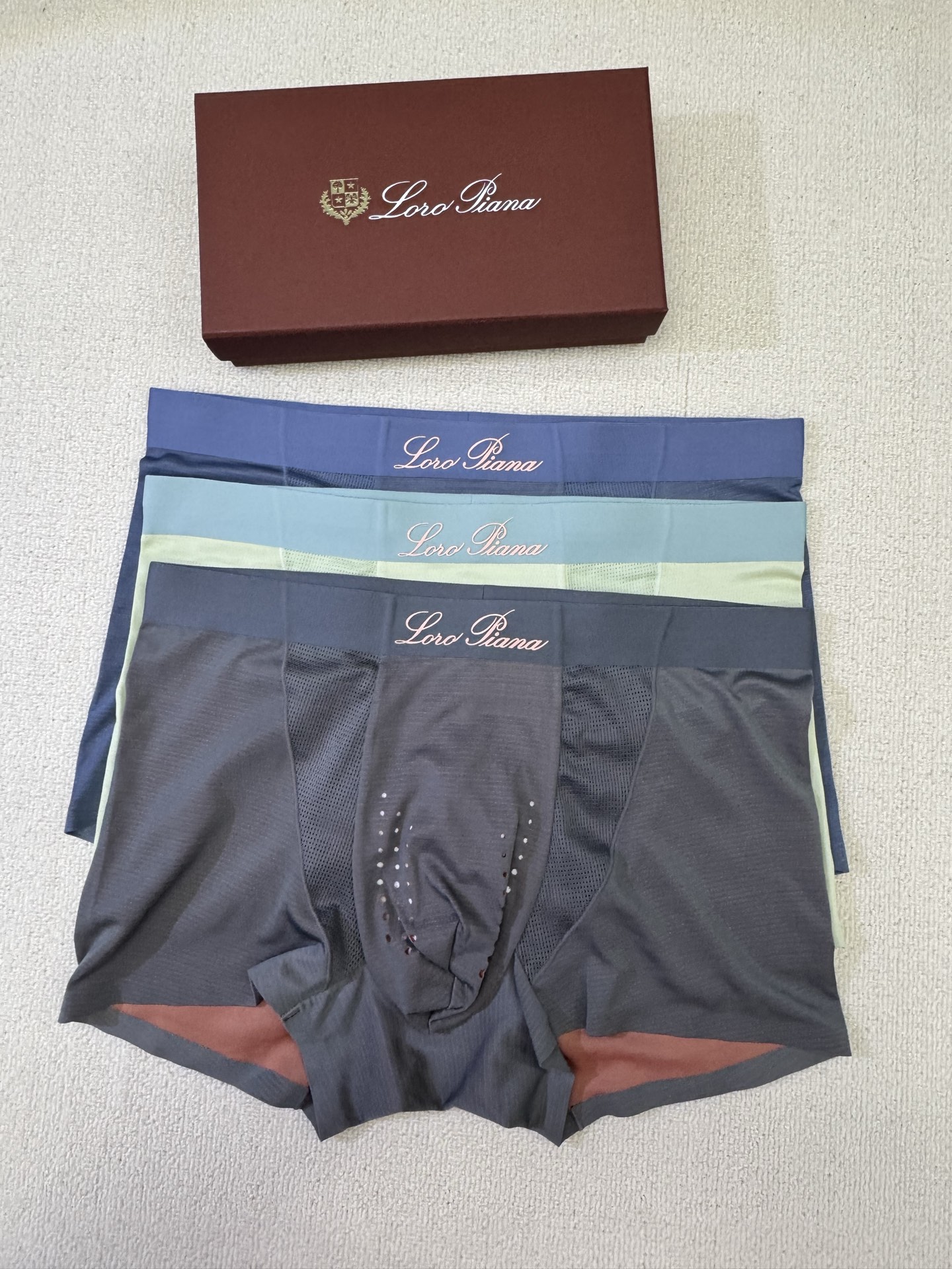  LP  精品盒装男士内裤！外贸国外订单，高品质，锦纶冰丝无痕切割工艺 科学配 82.5%锦纶+17.5
