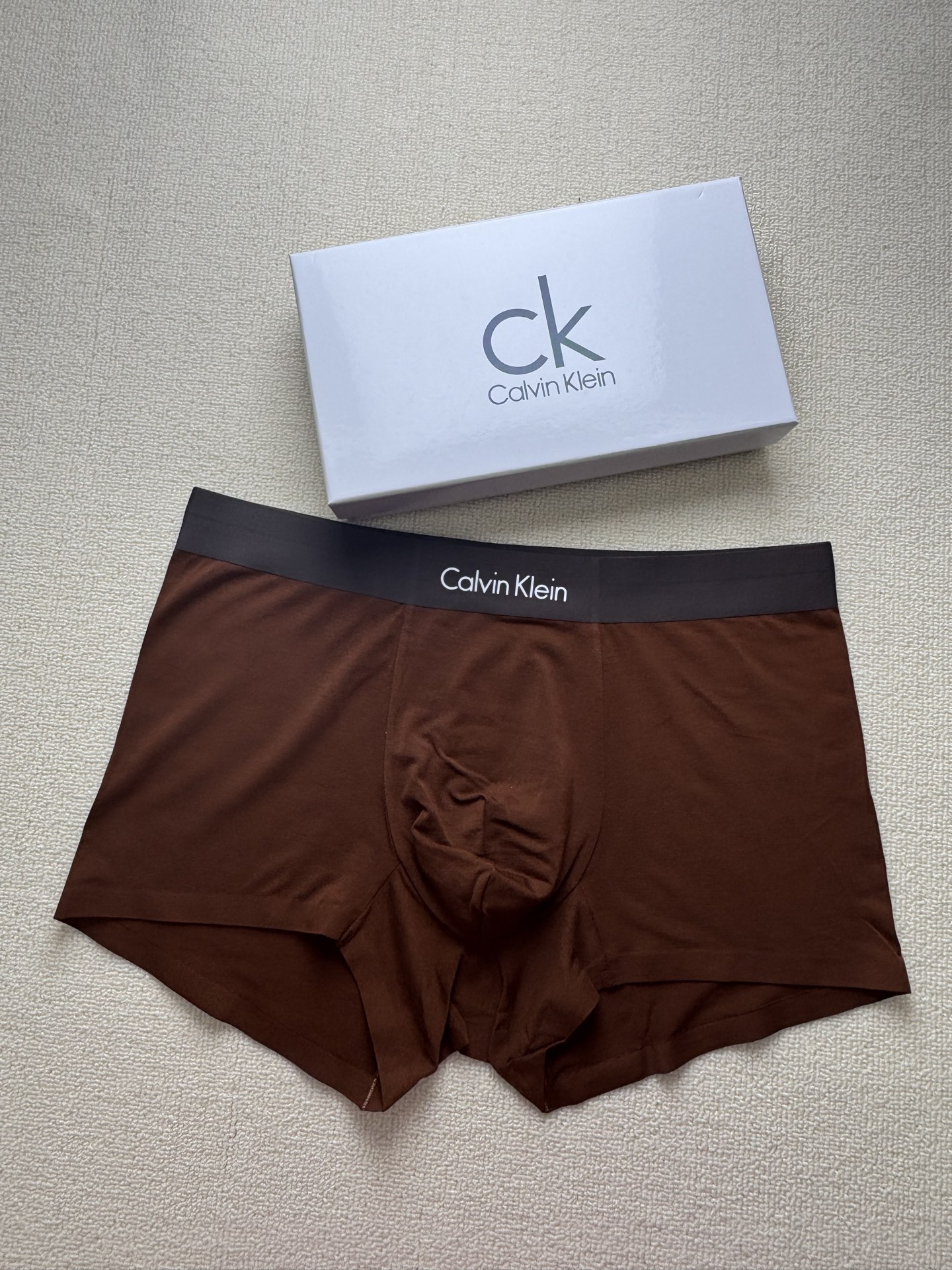 🔥🔥🔥ck 爆款到货、专柜专属Logo，绝对的原单品质，无缝切割工艺 、订织面料和颜色木代尔面料，一盒3