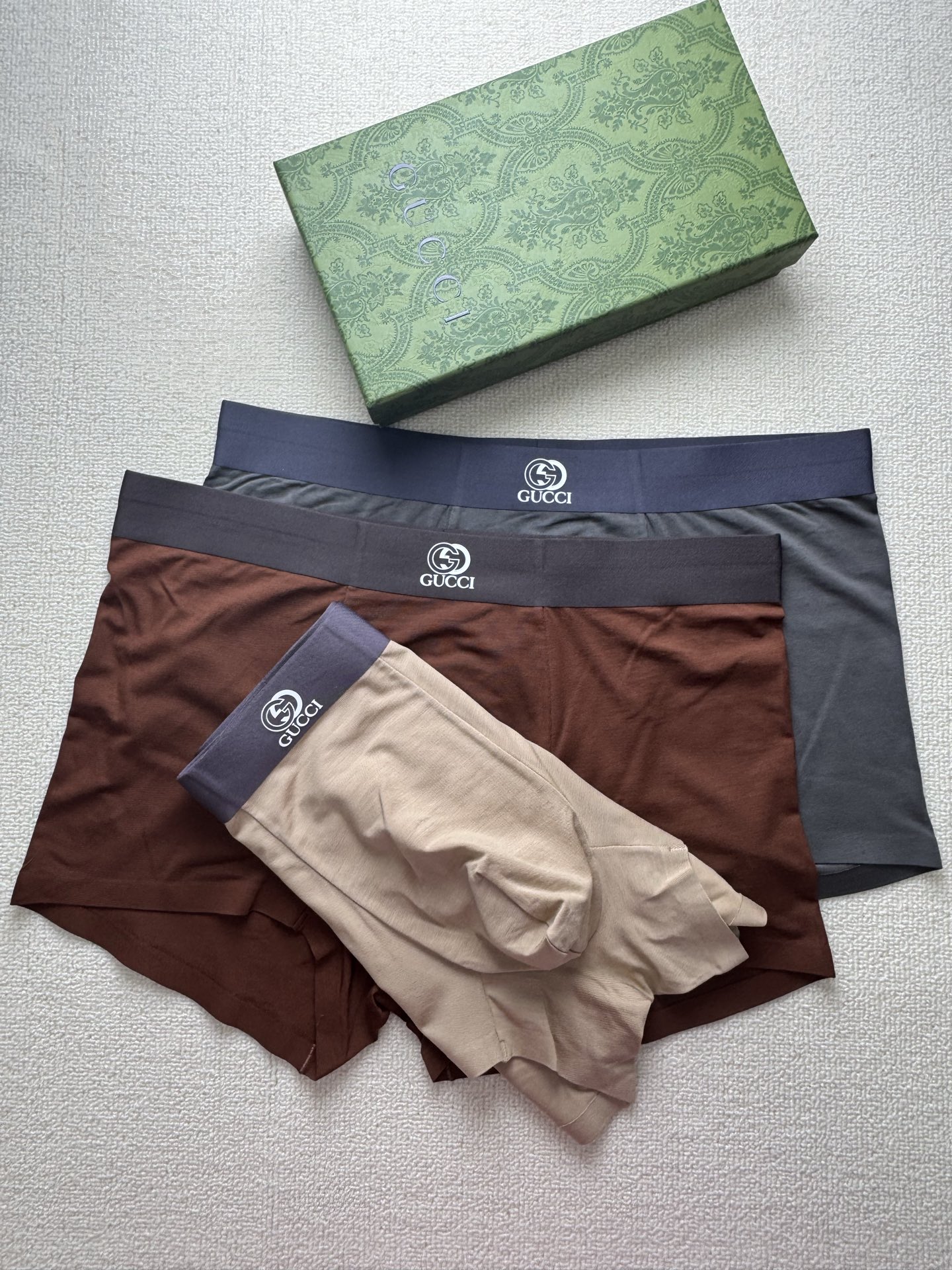 🔥🔥🔥古奇爆款到货、专柜专属Logo，绝对的原单品质，无缝切割工艺 、订织面料和颜色木代尔面料，一盒3条