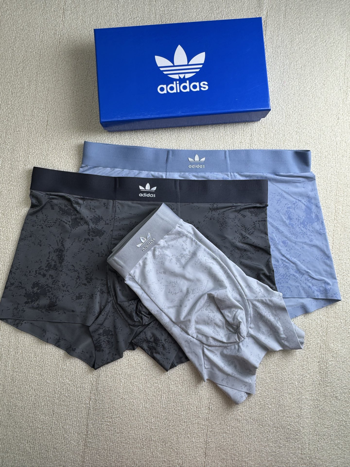 🆕🆕Adidas（阿迪）专柜最新款，最新高周波硅胶款，绝对的原单品质，全手工切割工艺   专柜订制进口面