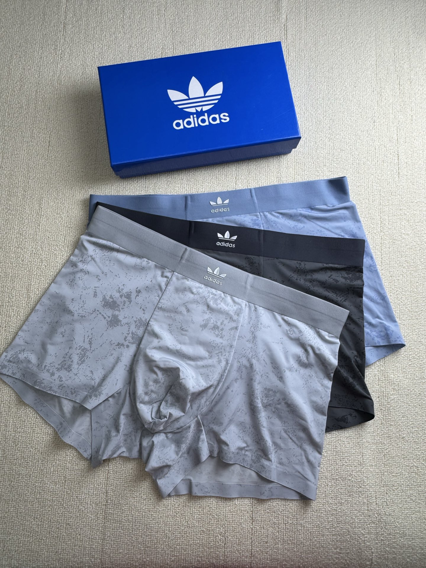 🆕🆕Adidas（阿迪）专柜最新款，最新高周波硅胶款，绝对的原单品质，全手工切割工艺   专柜订制进口面