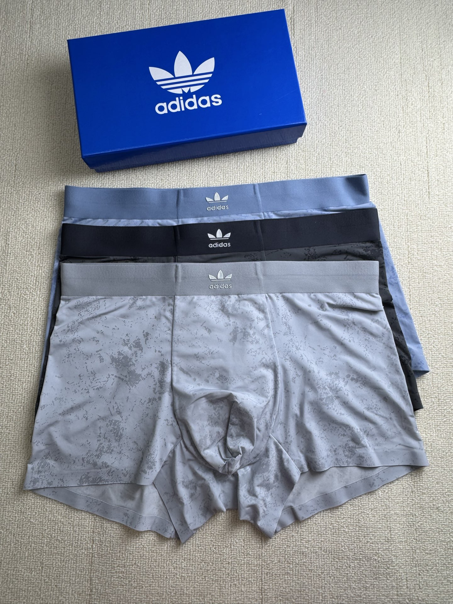 🆕🆕Adidas（阿迪）专柜最新款，最新高周波硅胶款，绝对的原单品质，全手工切割工艺   专柜订制进口面