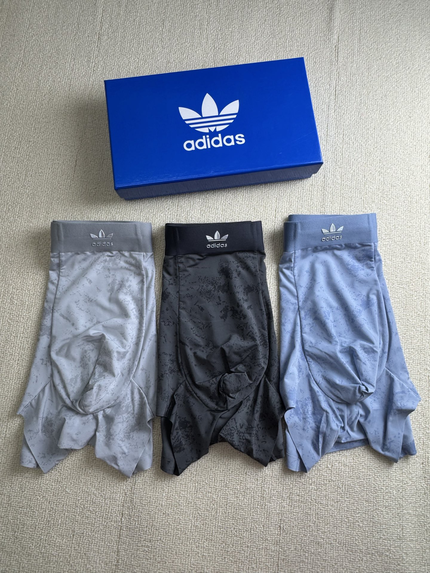 🆕🆕Adidas（阿迪）专柜最新款，最新高周波硅胶款，绝对的原单品质，全手工切割工艺   专柜订制进口面