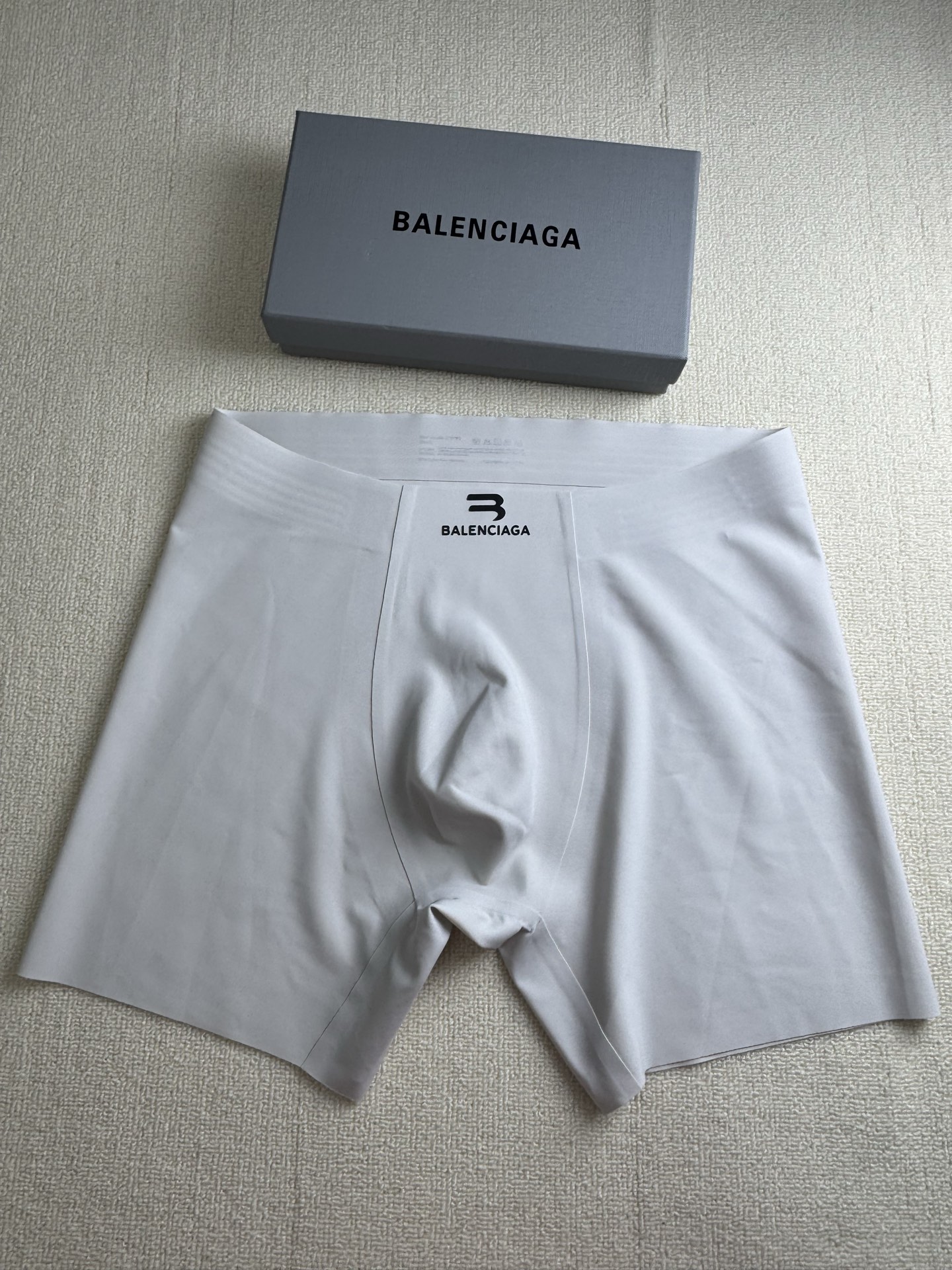 🆕🆕🆕爆款到货、专柜专属Logo，果冻胶全无痕男士内裤，0缝线，U凸太空舱，加长的运动版型 一盒3条 ，