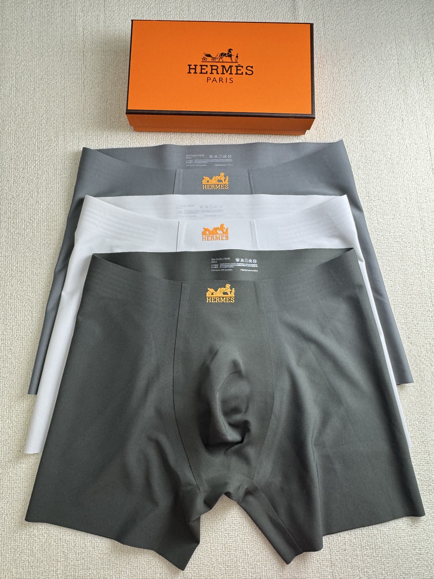 🆕🆕🆕爆款到货、专柜专属Logo，果冻胶全无痕男士内裤，0缝线，U凸太空舱，加长的运动版型 一盒3条 ，