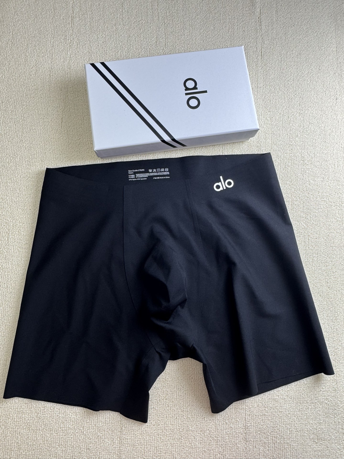 🆕🆕🆕爆款到货、专柜专属Logo，果冻胶全无痕男士内裤，0缝线，U凸太空舱，加长的运动版型 一盒3条 ，