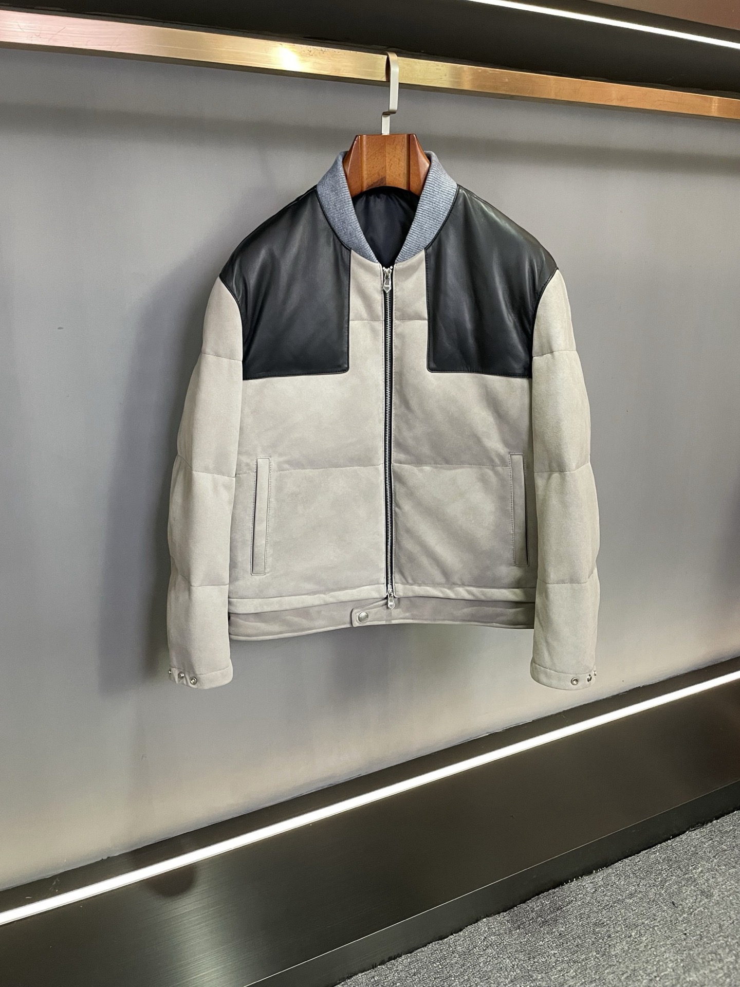 🎉Hermès HERMES 2024 nueva chaqueta de plumas de piel de oveja para hombre de otoño-invierno, lujosa aparición. Piel de…