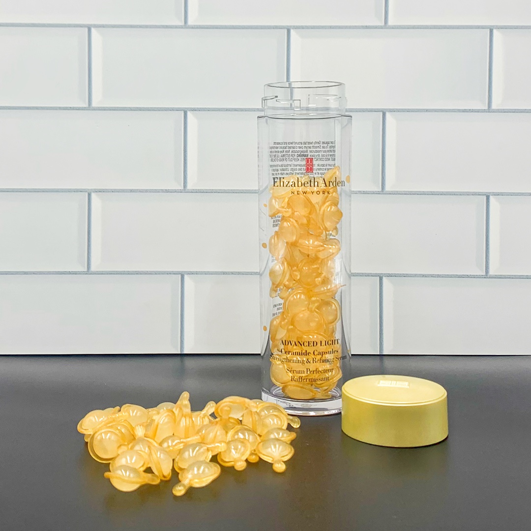 75💰
可配中文标，细节全对版，味道对香，市面最高版本，非流通普货，正品质量直供，支持对比，明通市场认可版本✔️伊丽莎白雅顿金胶90粒新版明通版42ml！功效：清爽型。