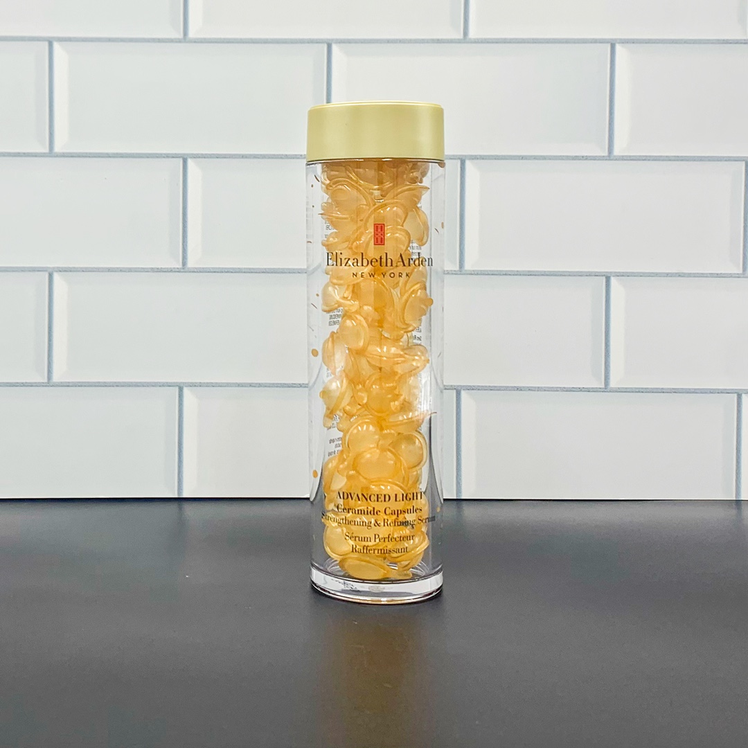 75💰
可配中文标，细节全对版，味道对香，市面最高版本，非流通普货，正品质量直供，支持对比，明通市场认可版本✔️伊丽莎白雅顿金胶90粒新版明通版42ml！功效：清爽型。