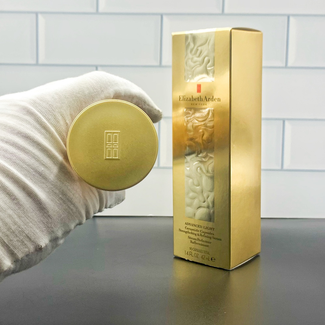 75💰
可配中文标，细节全对版，味道对香，市面最高版本，非流通普货，正品质量直供，支持对比，明通市场认可版本✔️伊丽莎白雅顿金胶90粒新版明通版42ml！功效：清爽型。