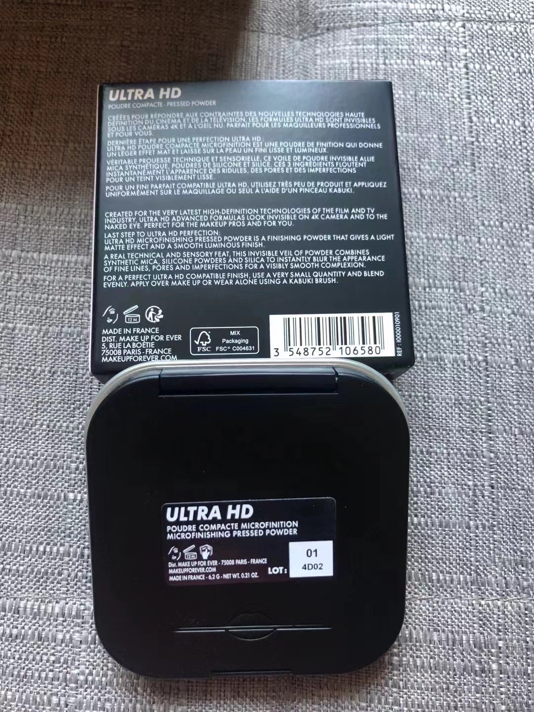 ✨55包
玫珂菲浮生若梦高清粉饼25版6.2g！哑光雾面控油小铁盒。