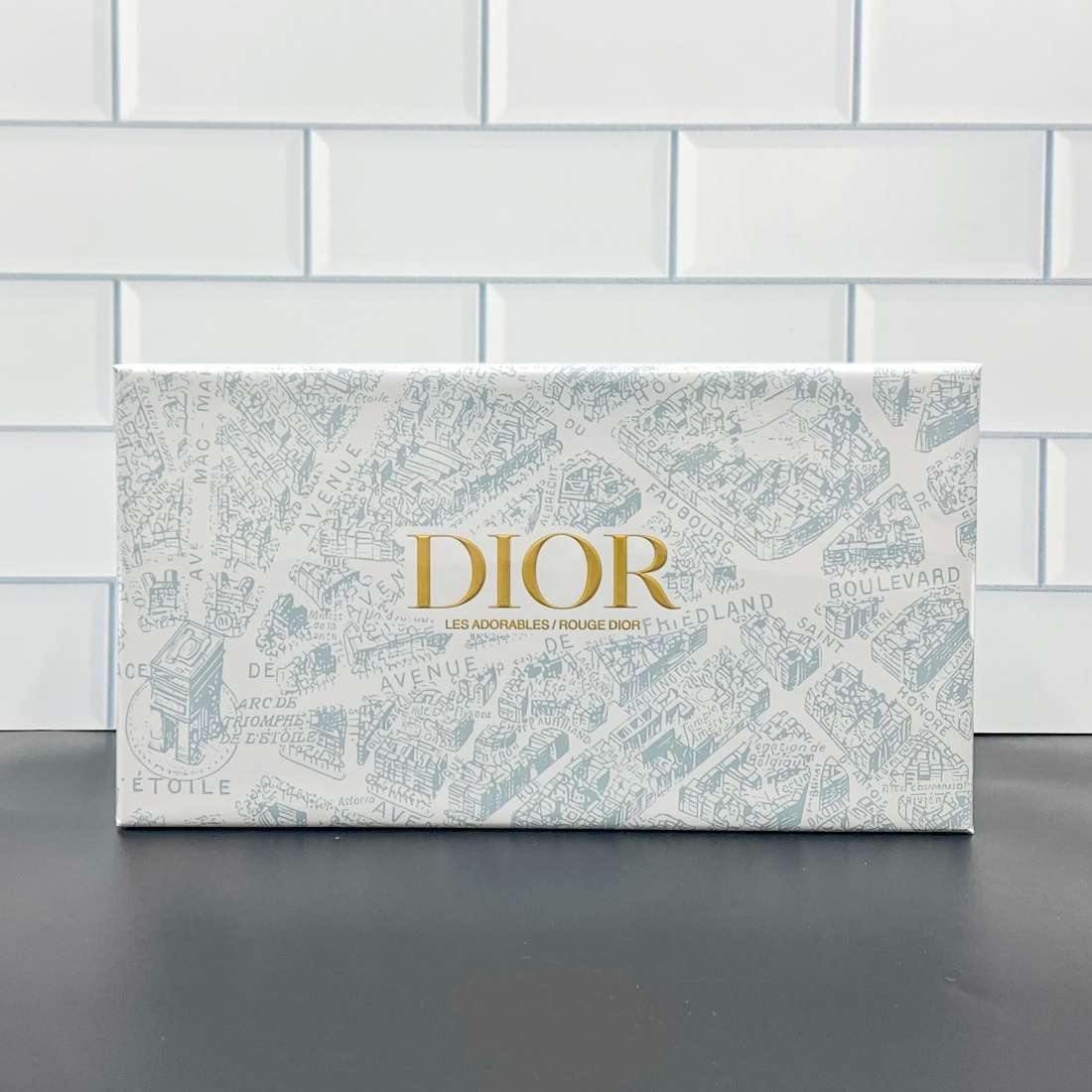 90💰
可配礼袋+中文标✔️迪奥最具人气销量三件套！内含：蓝金口红小样1.5g*2，丝绒720#，999#，真我多用乳霜50ml。