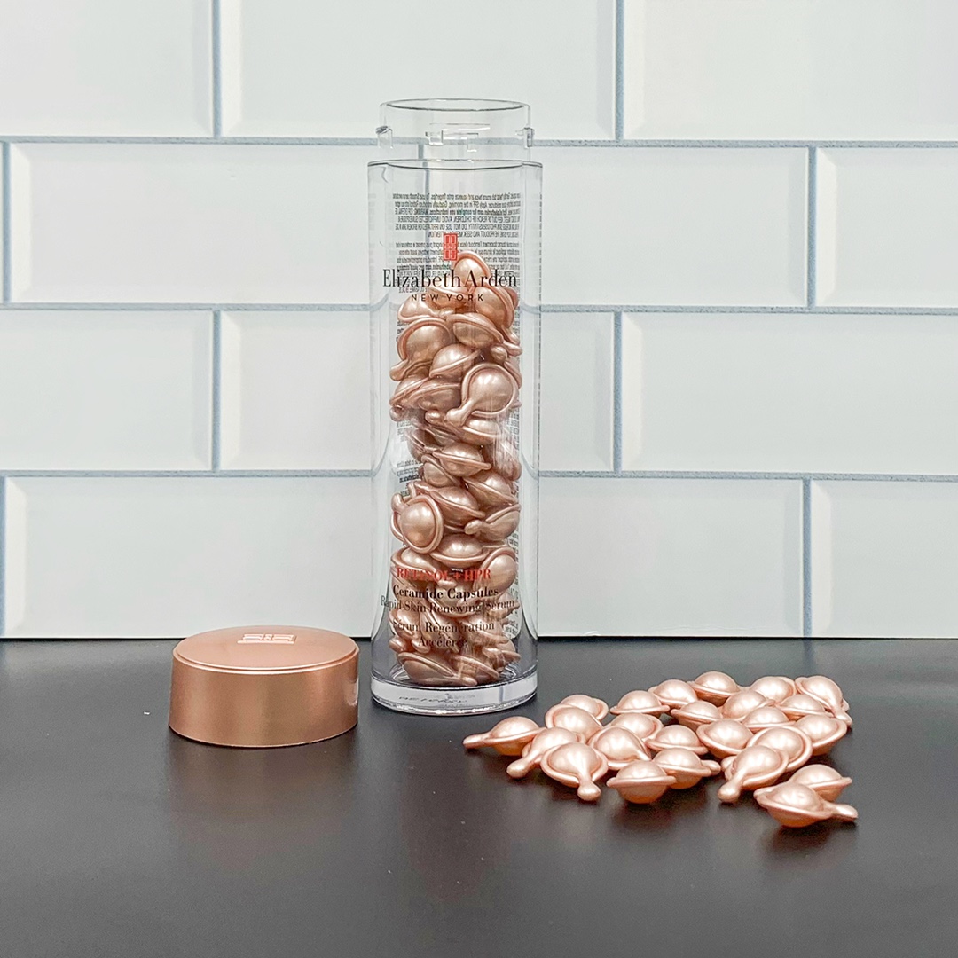 75💰
可配中文标，细节全对版，味道对香，市面最高版本，非流通普货，正品质量直供，支持对比，明通市场认可版本✔️伊丽莎白雅顿粉胶90粒新版明通版42ml！