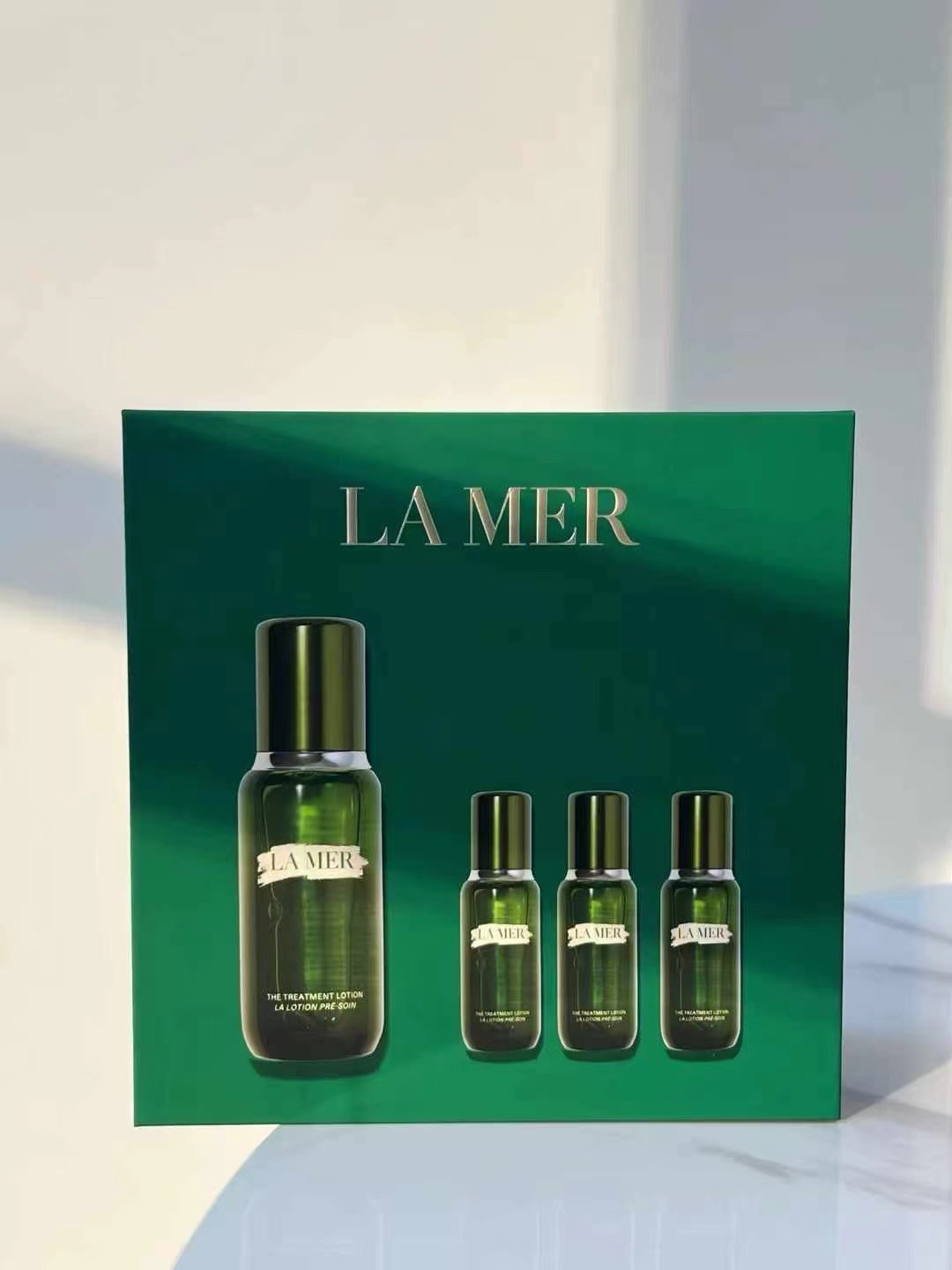NO:808998,La Mer Essence Water 3+1 Set!  Contains 150ml+3*30ml., skin care products19860909海蓝之谜精粹水3+1套装！内含150ml+3*30ml.,护肤品,accessory