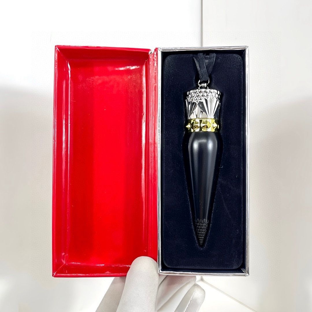 Lápiz labial negro de zanahoria profesional 3.8g! Tonos: 001M, 002M#, 003M#, 004M, 005M#, 006M.