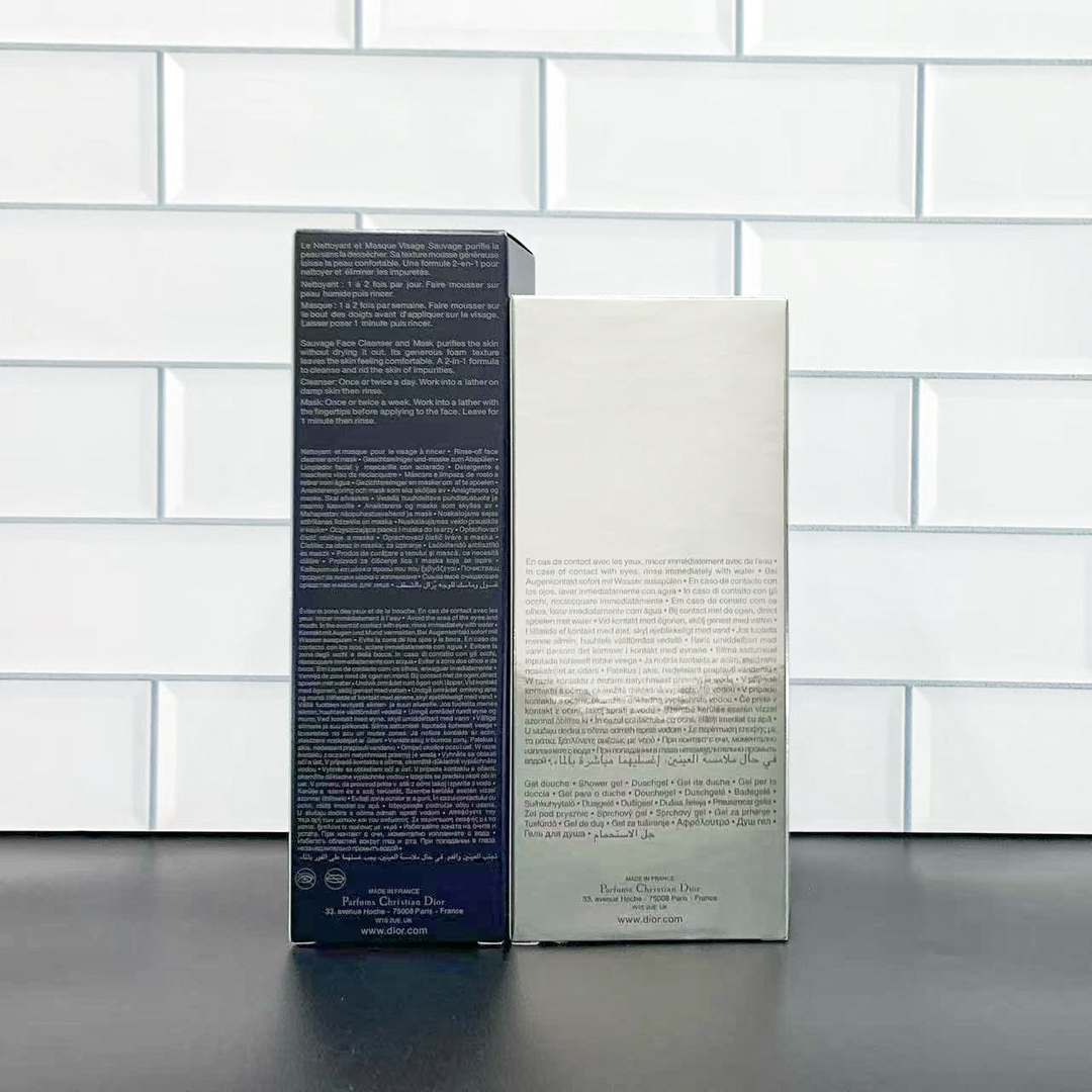 专/85💰
可配礼袋+中文标✔️迪奥旷野男士洗护两件套！内含：桀骜沐浴露200ml，二合一洗面奶120ml。