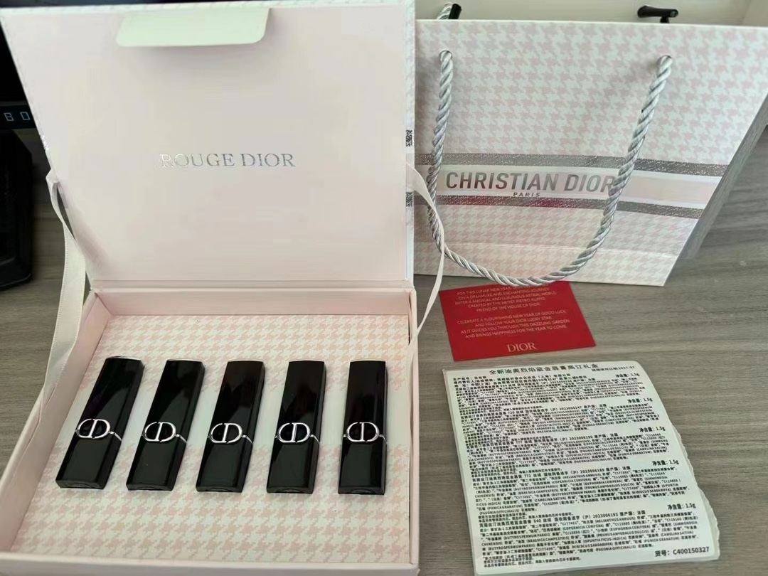 Dior Blue Gold Lipstick Mini Set of Five in Houndstooth Box! Contains: 1.5g*5. Shades: velvet 999 - 777 - 720 - 840 - 1…
