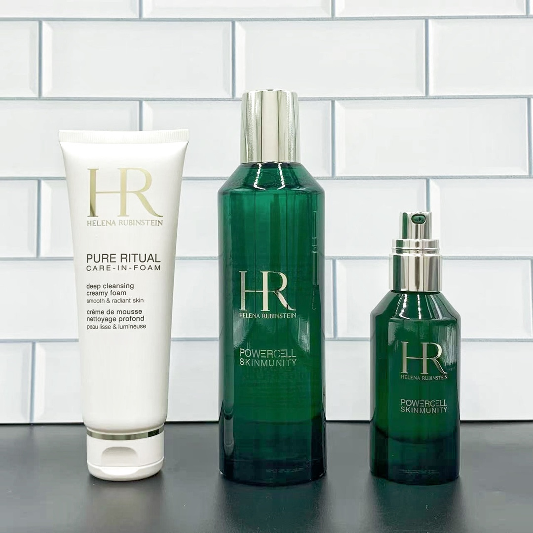 175💰
可配礼袋+海免3标，细节全对版，味道对香，市面最高版本，非流通普货，正品质量直供，支持对比，明通市场认可版本✔️赫莲娜绿宝瓶三件套洗面奶版明通版！全套升级最新版。内含：新肌水200ml，精华50ml，纯净沁润洗面奶125ml。