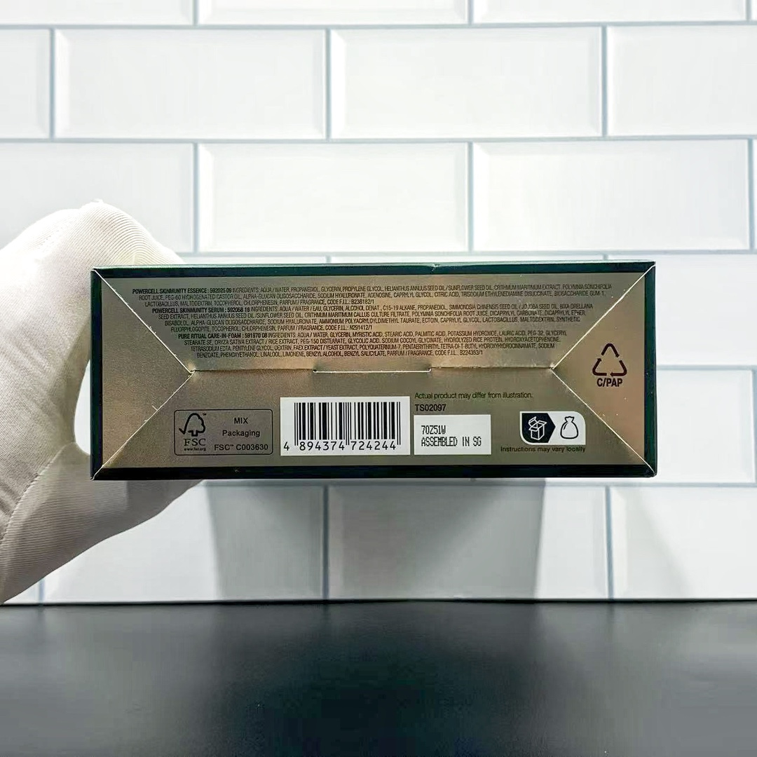 175💰
可配礼袋+海免3标，细节全对版，味道对香，市面最高版本，非流通普货，正品质量直供，支持对比，明通市场认可版本✔️赫莲娜绿宝瓶三件套洗面奶版明通版！全套升级最新版。内含：新肌水200ml，精华50ml，纯净沁润洗面奶125ml。