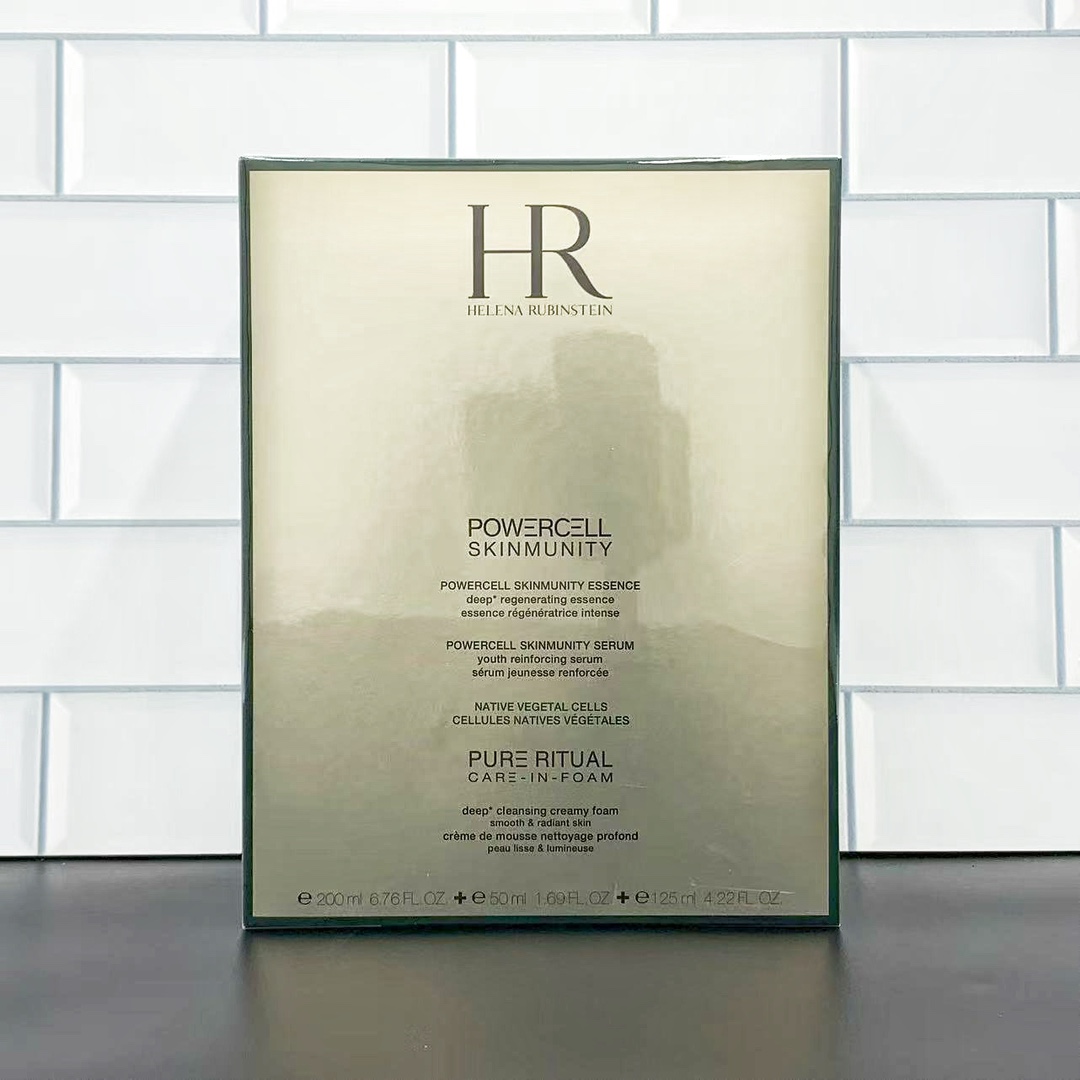 175💰
可配礼袋+海免3标，细节全对版，味道对香，市面最高版本，非流通普货，正品质量直供，支持对比，明通市场认可版本✔️赫莲娜绿宝瓶三件套洗面奶版明通版！全套升级最新版。内含：新肌水200ml，精华50ml，纯净沁润洗面奶125ml。